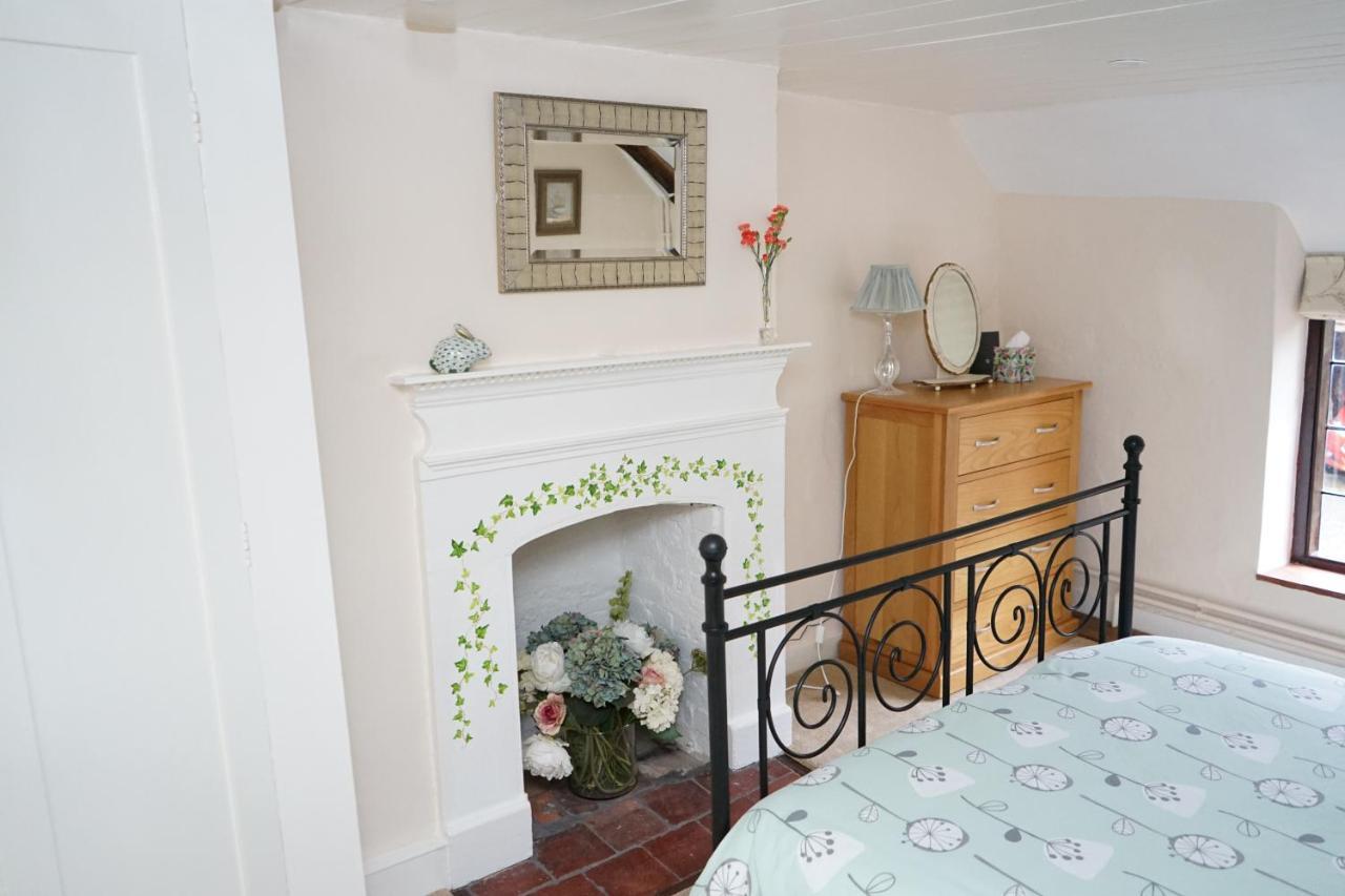 Character 2 Double Bedroom Cottage In 沙夫茨伯里 外观 照片